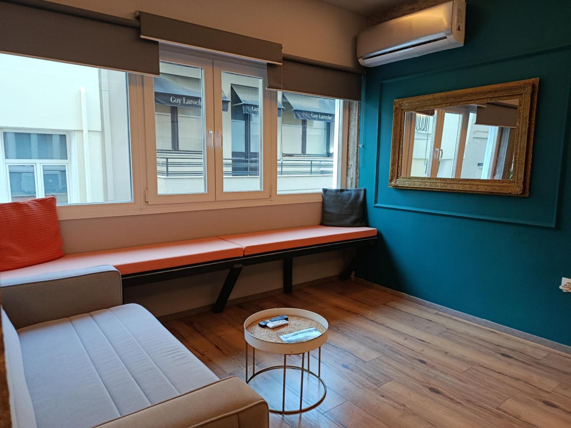 Deluxe Apartment